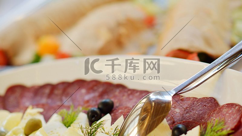 休闲食品的质量直接关系到消费者的健康。优质供应商的产品应具备以下特点：